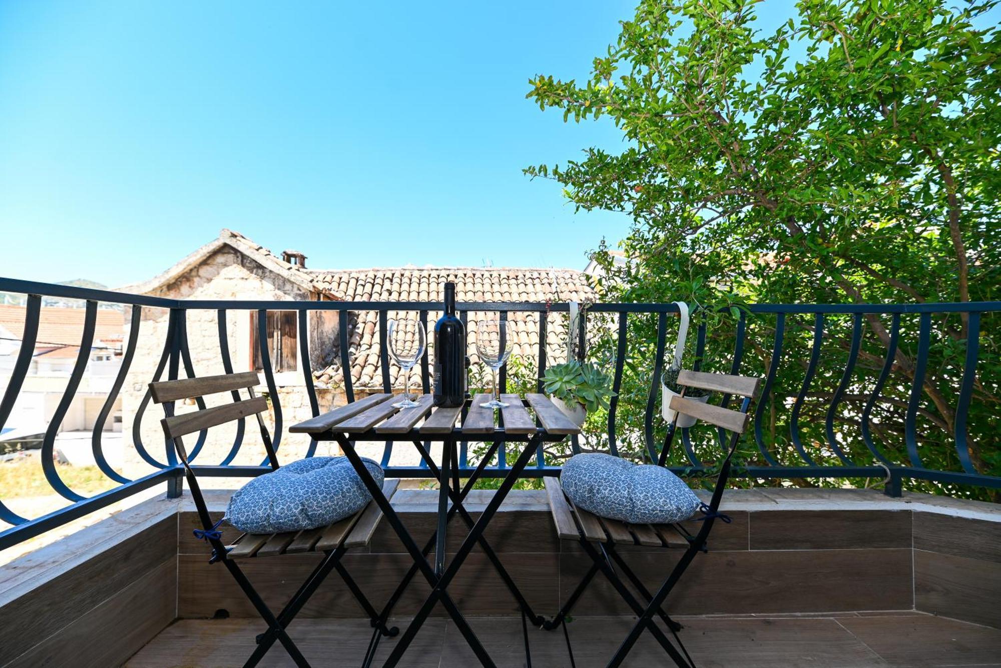 Downtown Apartments Maar Trogir Ngoại thất bức ảnh