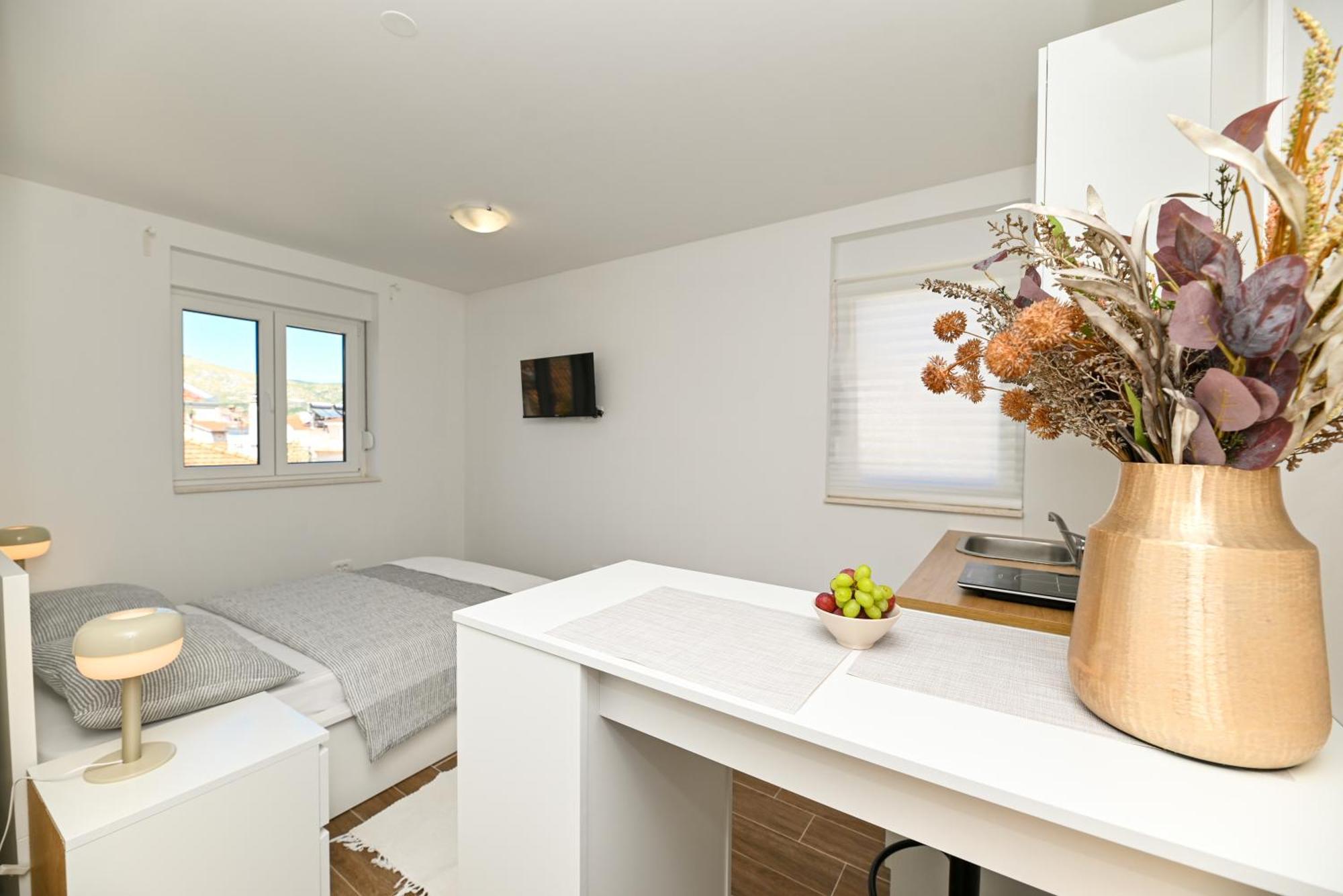 Downtown Apartments Maar Trogir Ngoại thất bức ảnh