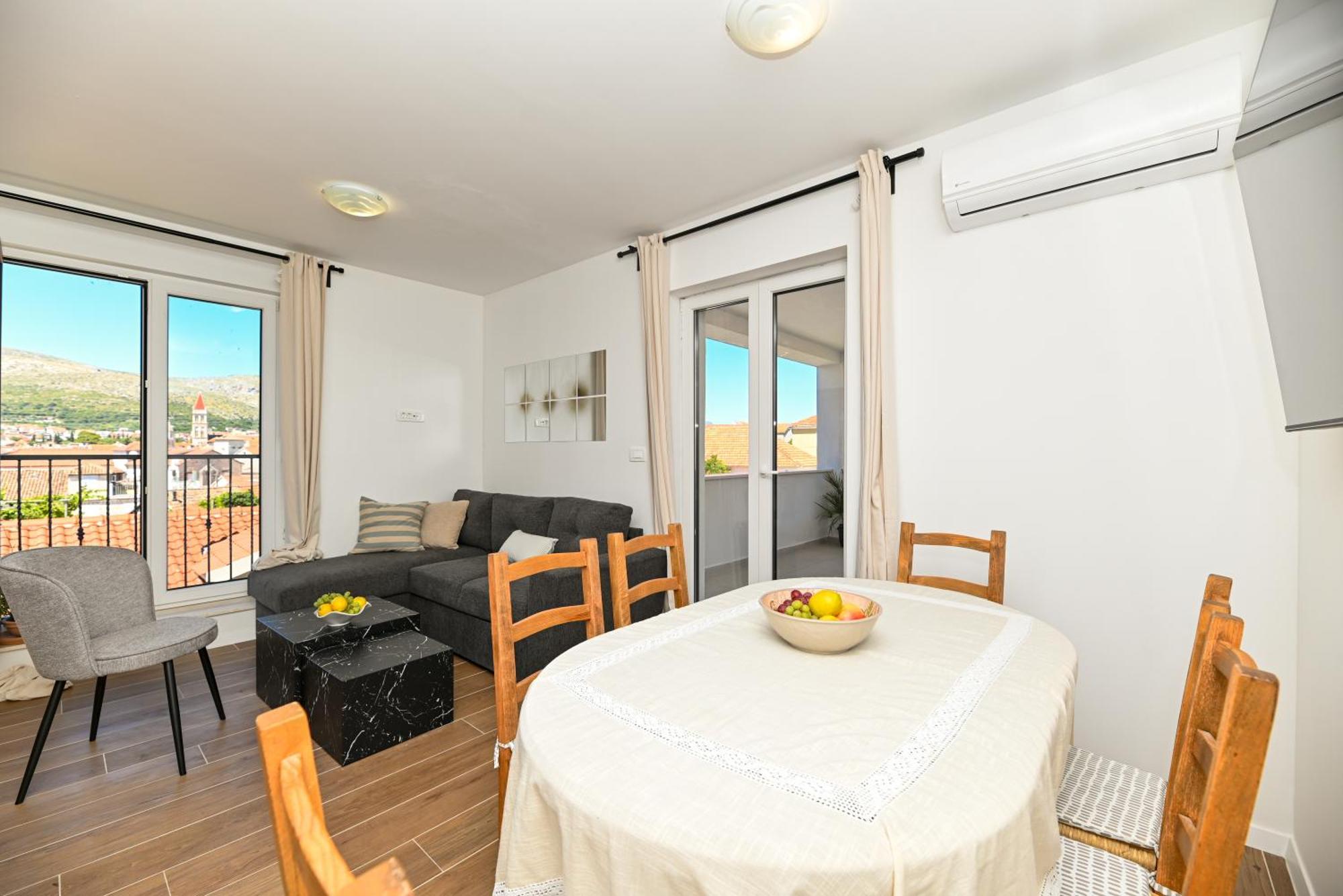 Downtown Apartments Maar Trogir Ngoại thất bức ảnh