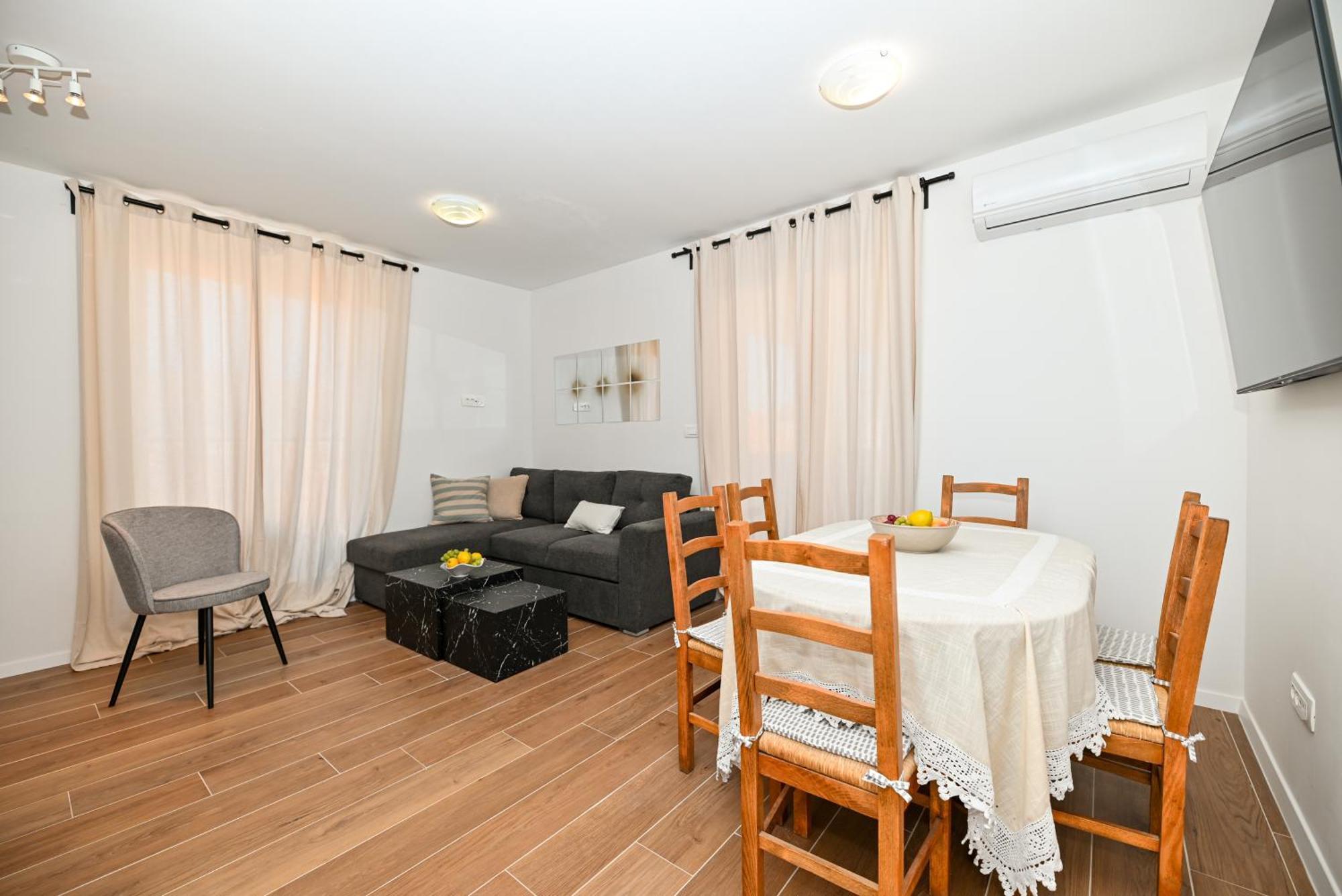 Downtown Apartments Maar Trogir Ngoại thất bức ảnh